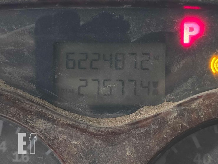 2004-mack-vision-cx613-image-13