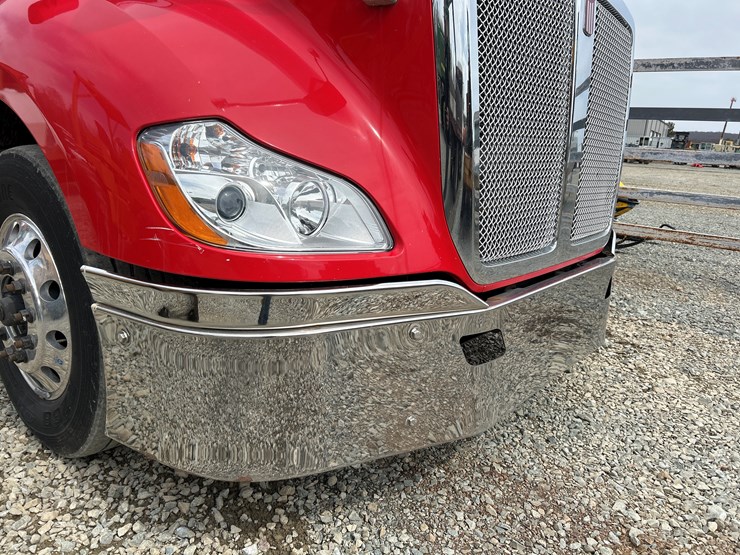 2015-kenworth-t680-image-11