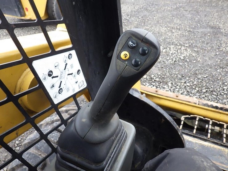 2020-caterpillar-226d3-image-29