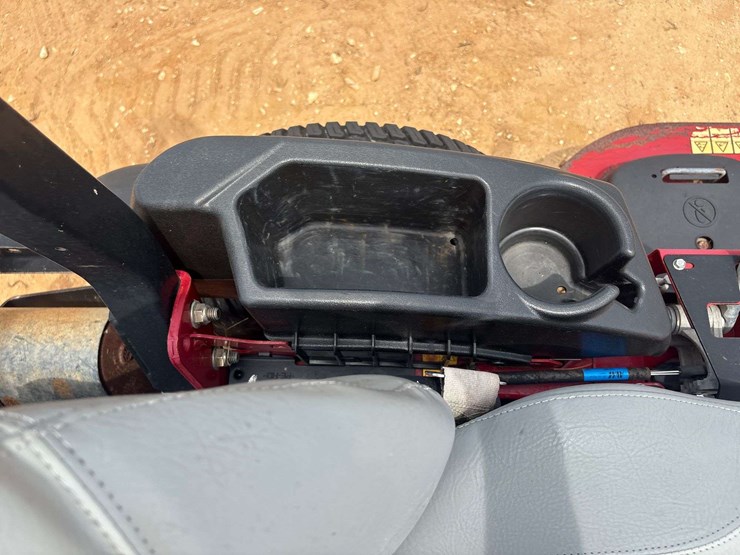 2017-toro-"300-series"-60"-zero-turn-mower-(1,441-hours)-image-11