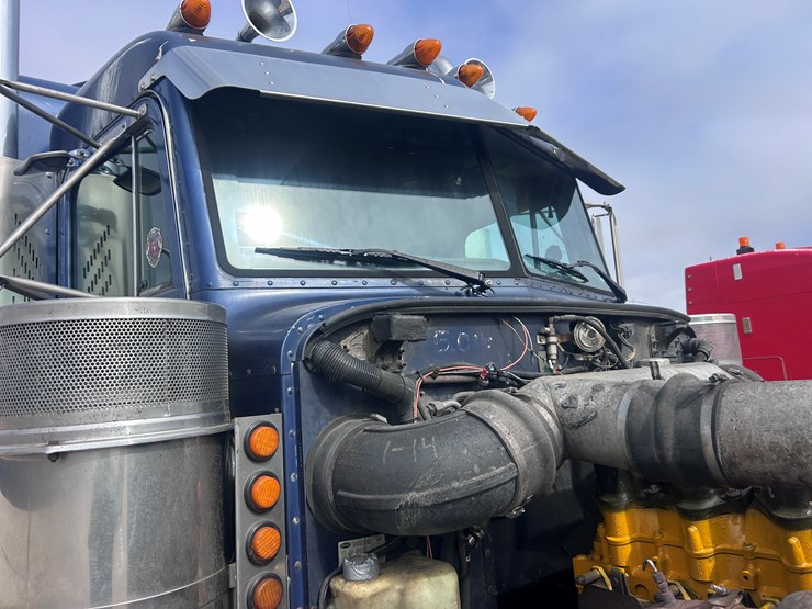 2000-peterbilt-379-image-73