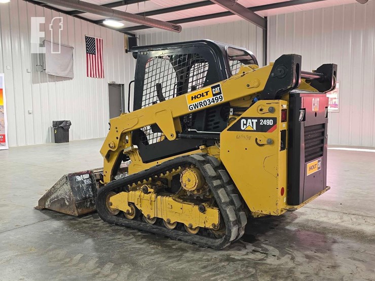 2020-caterpillar-249d-image-4