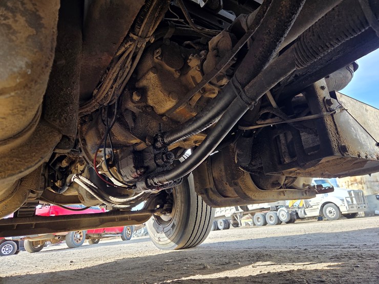 2012-international-7600-image-37