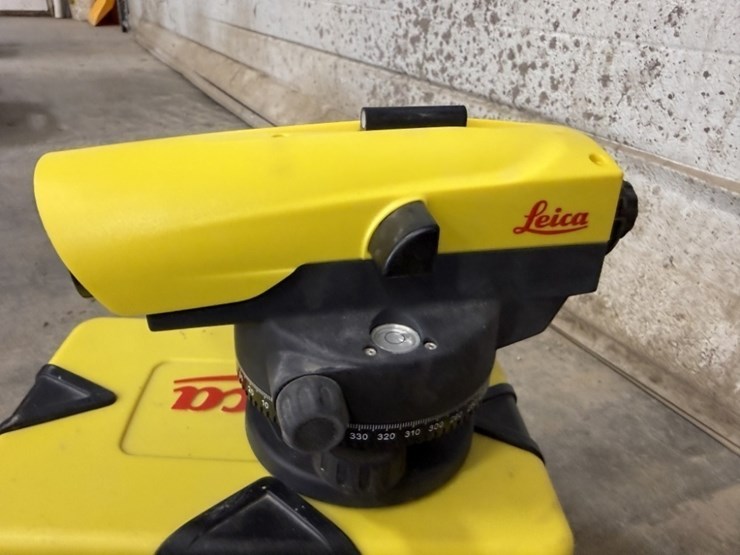 leica-na524-automatic-level-image-4