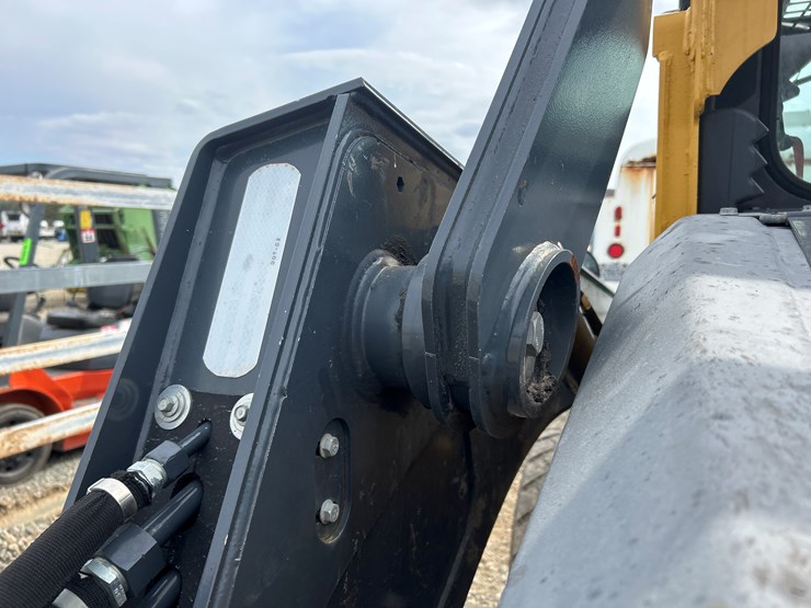 2020-deere-332g-image-26