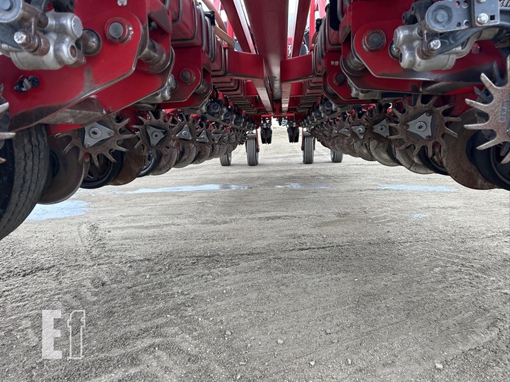 2014-white-9824-image-14