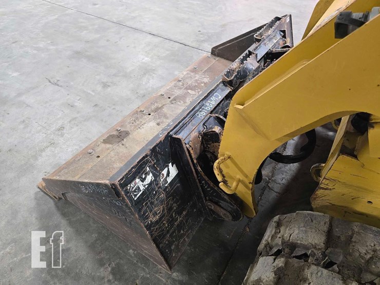 2023-caterpillar-259d3-image-12