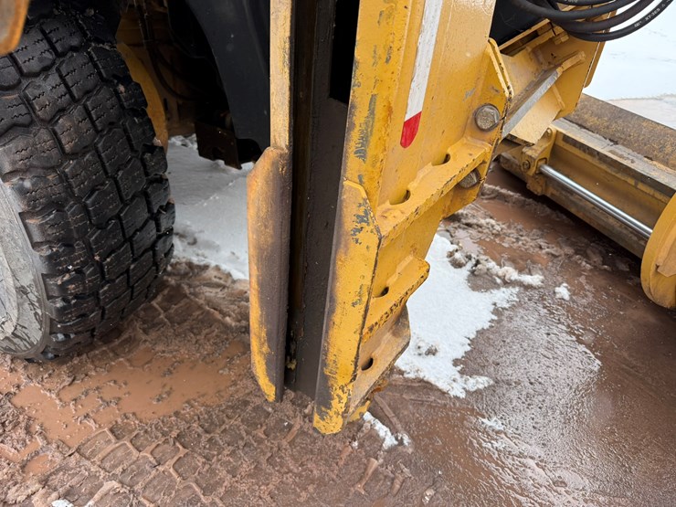 caterpillar-160m-image-70