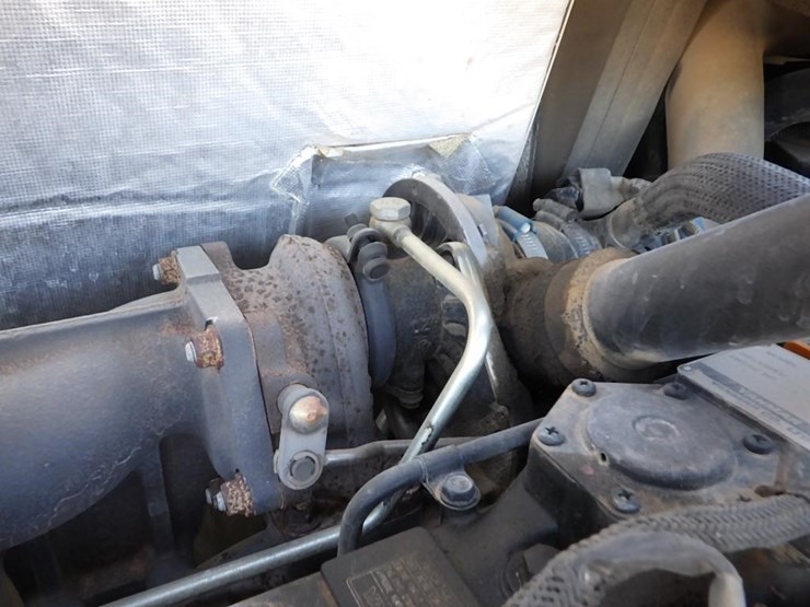 takeuchi-tb260-image-11