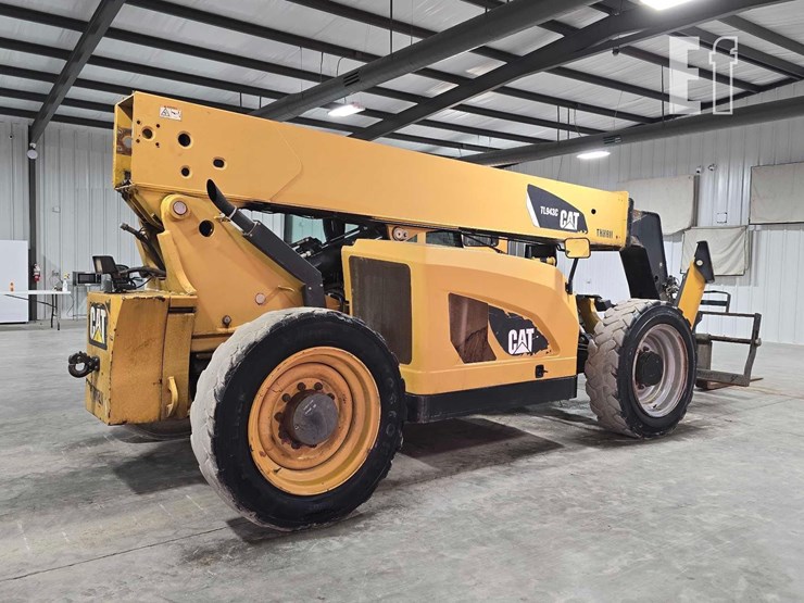 2013-caterpillar-tl943c-image-3