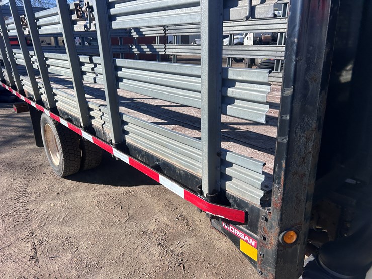 2013-isuzu-npr-image-22