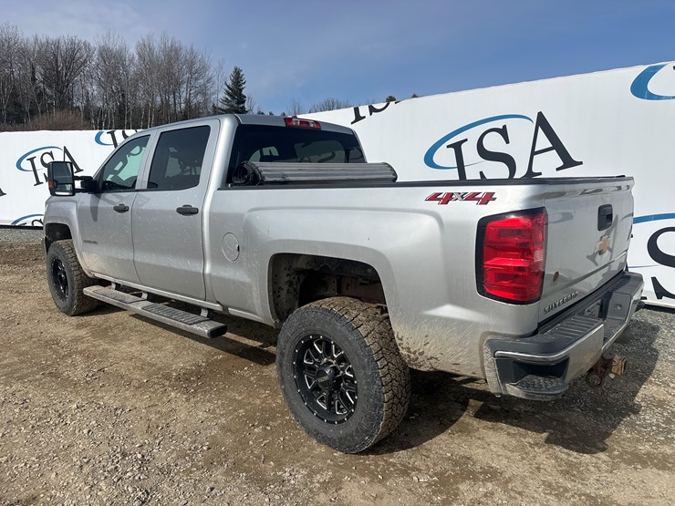 2018-chevrolet-2500-image-3