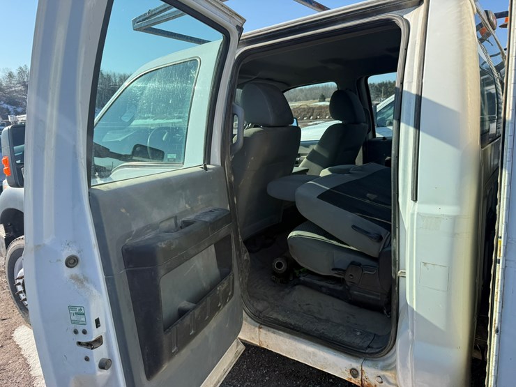 2012-ford-f550-xl-image-37