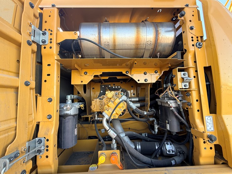 caterpillar-340-image-46