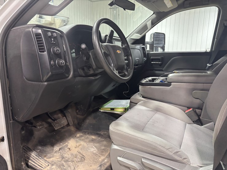 #2331-•-2022-chevrolet-5500-hd-flatbed-truck-image-44