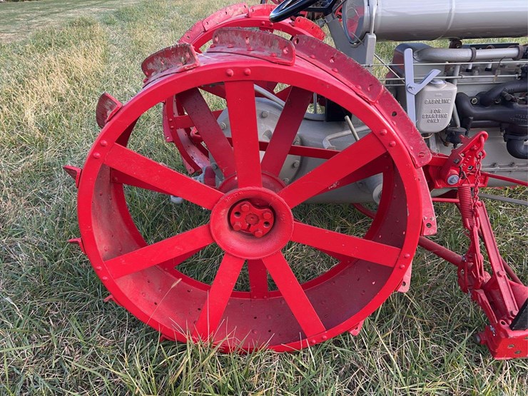 1921-fordson-tractor-image-31