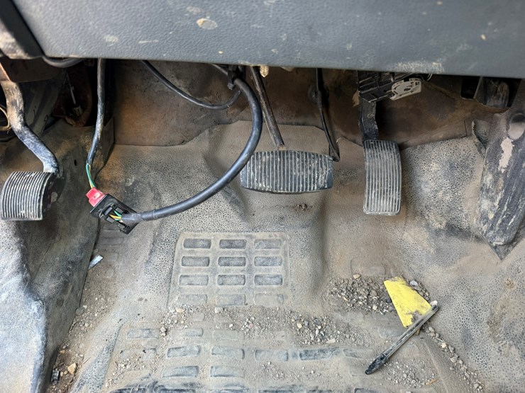 2012-ford-f550-xl-image-45