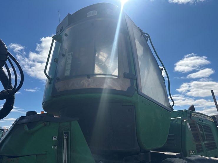 deere-1110e-image-12