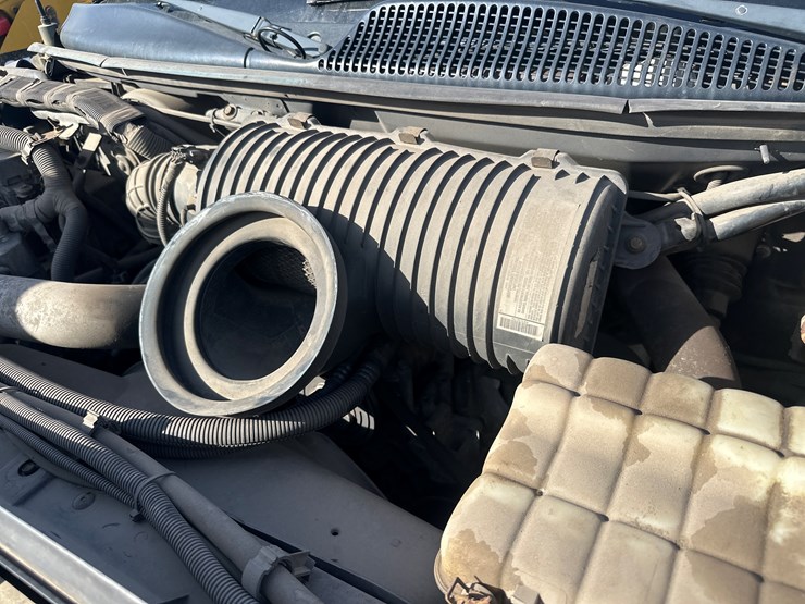 2005-massey-ferguson-8-image-39