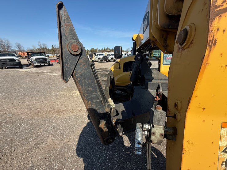 2007-caterpillar-tl1055-image-10