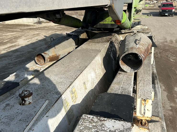 #2237-•-2006-mack-tri-axle-concrete-placement-truck-image-24