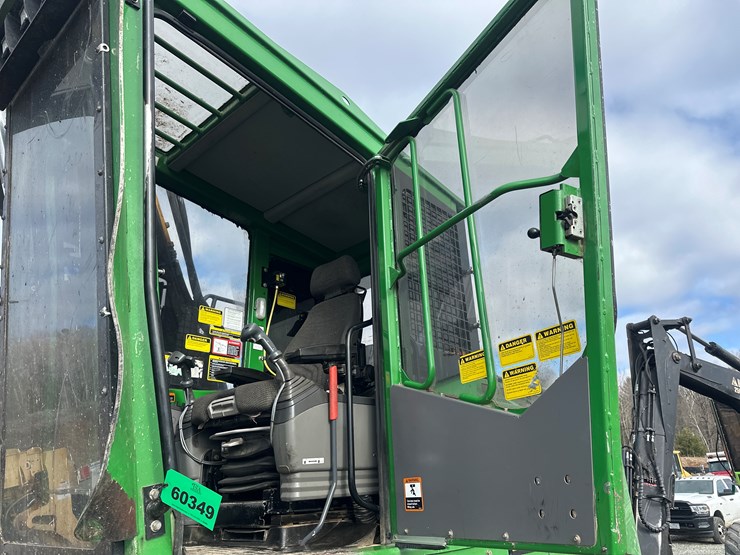 2016-deere-2154d-image-60