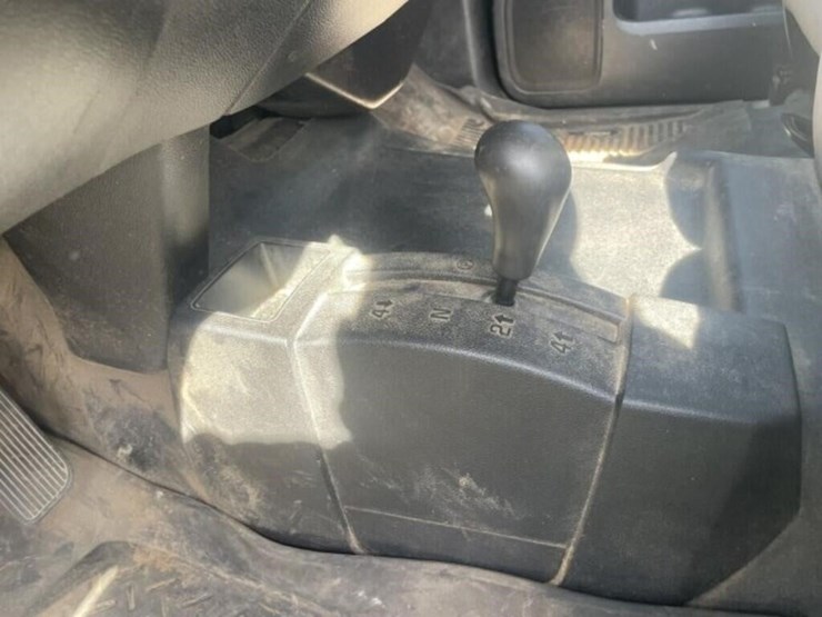 2015-chevrolet-silverado-2500hd-image-16