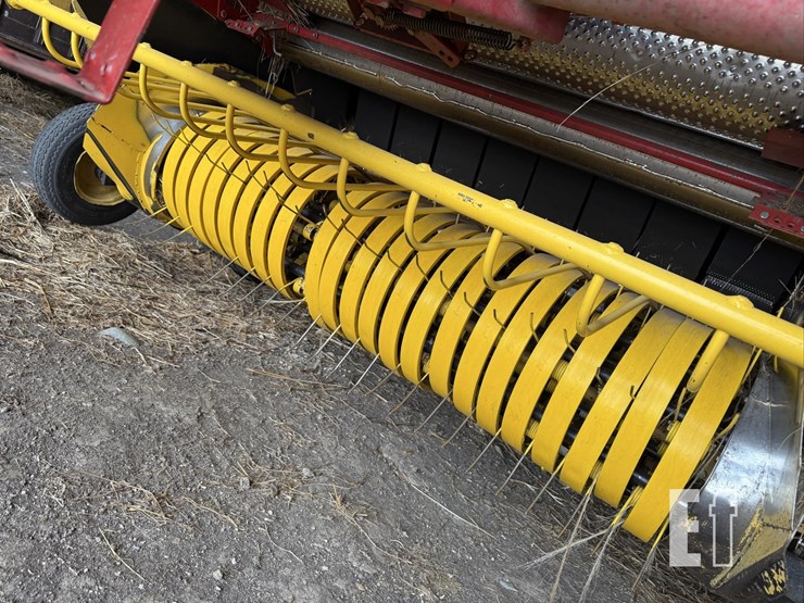 new-holland-664-image-11