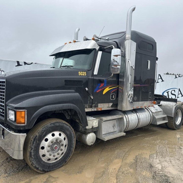 2009 MASSEY-FERGUSON 8
