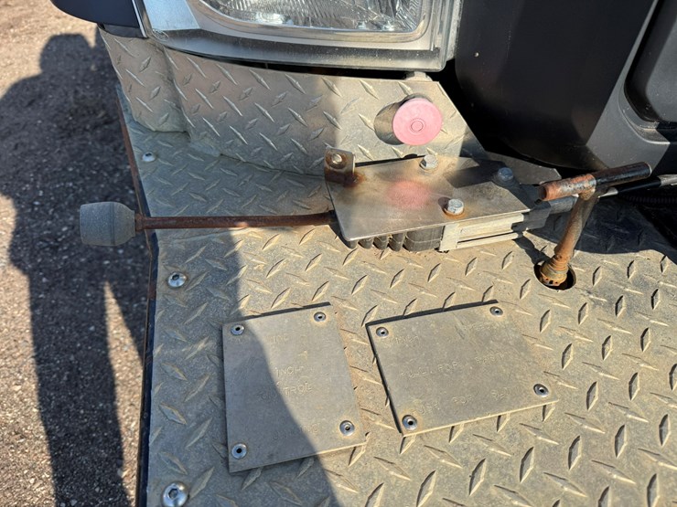 2012-ford-f550-xl-image-12