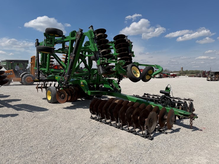 2014-john-deere-2623-image-1