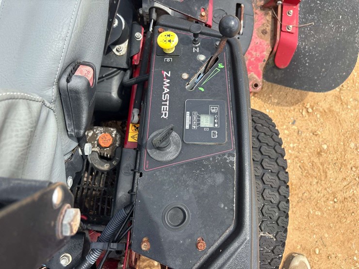 2017-toro-"300-series"-60"-zero-turn-mower-(1,441-hours)-image-8