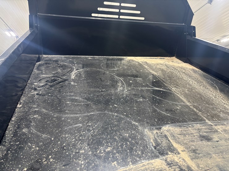 2022-ford-f550-sd-image-65