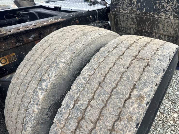 2020-kenworth-t680-image-91