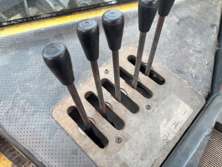 #1869-•-2012-combilift-cl-8011-multi-directional-forklift-image-41