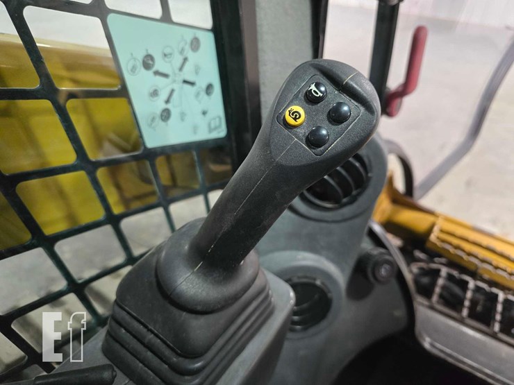 2022-caterpillar-289d3-image-17