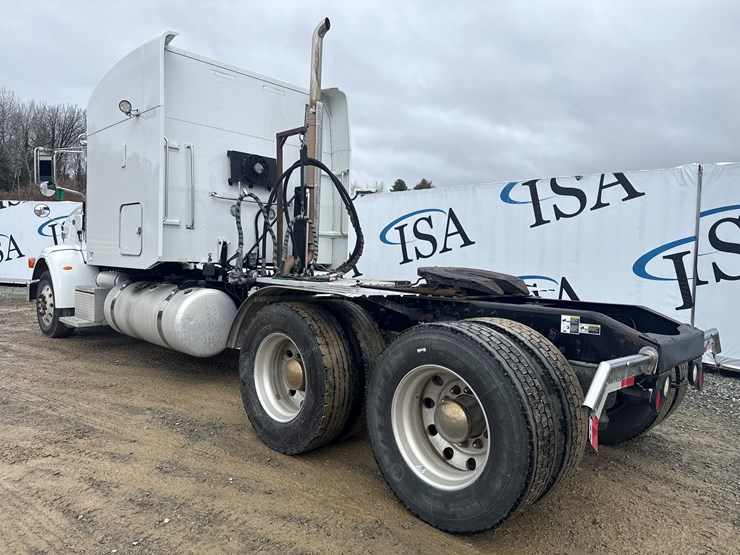 2013-peterbilt-365-image-3