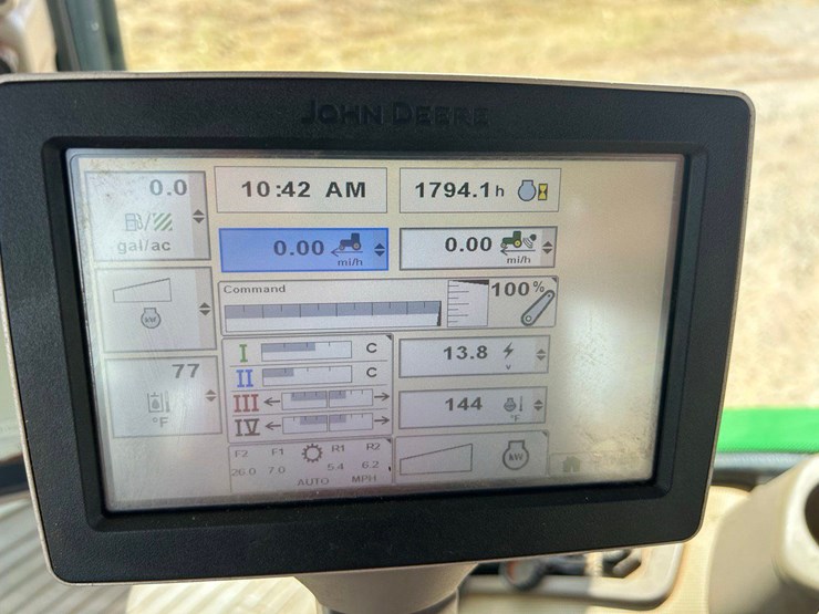 2013-john-deere-7200r-image-31