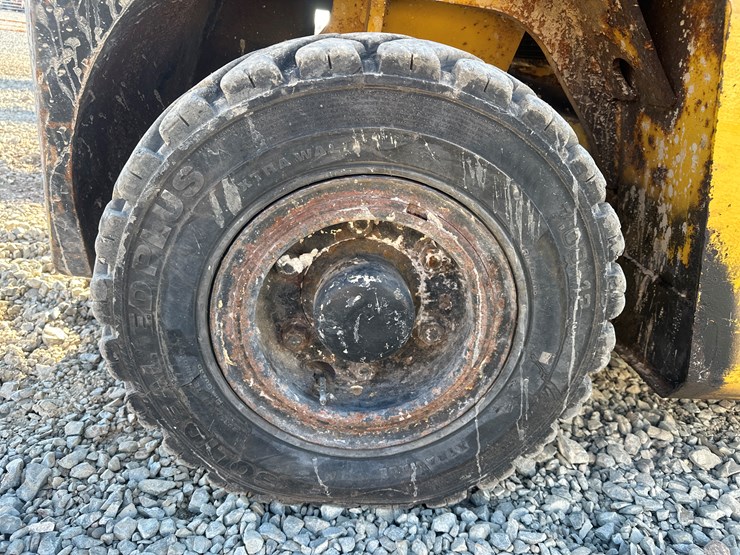 massey-ferguson-8-image-40