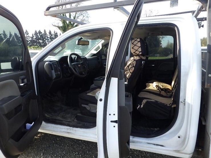 2017-chevrolet-2500hd-image-24