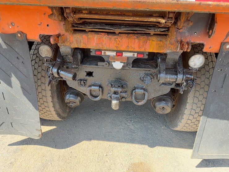 2012-international-7600-image-12