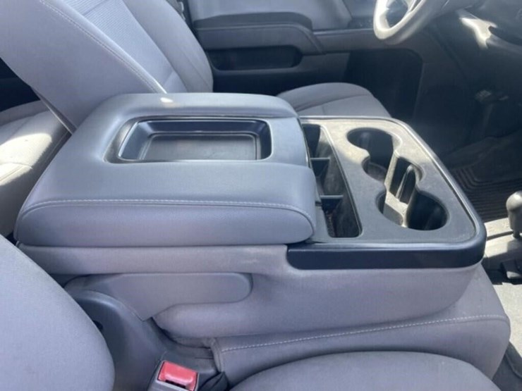 2015-chevrolet-silverado-2500hd-image-21