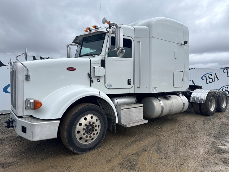 2013-peterbilt-365-image-1
