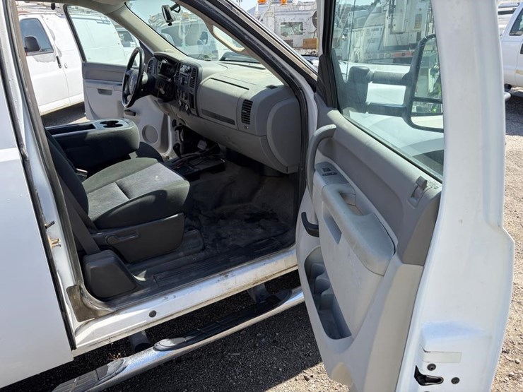 2012-gmc-sierra-2500-image-9