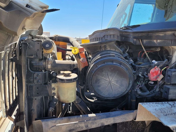 2012-international-7400-image-30