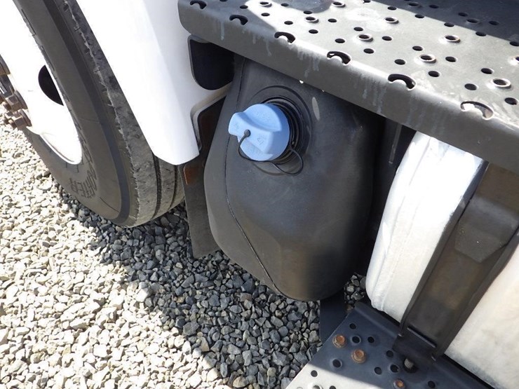 2016-ford-f650-xlt-image-14