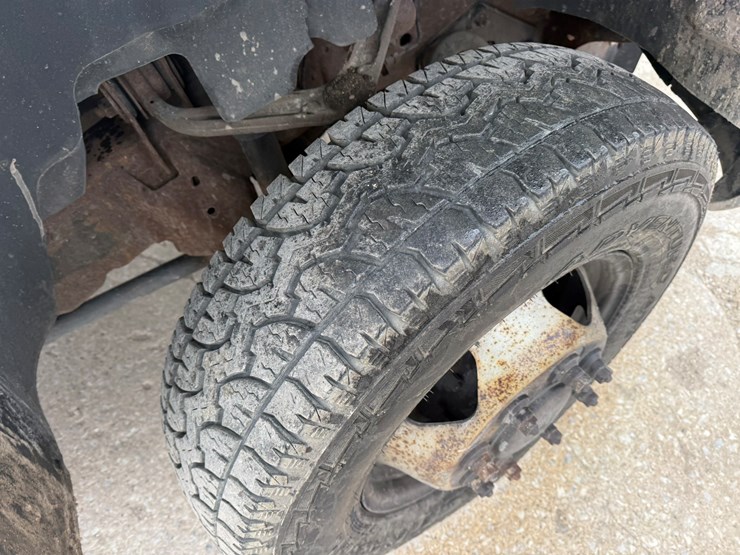 2012-chevrolet-3500-image-47