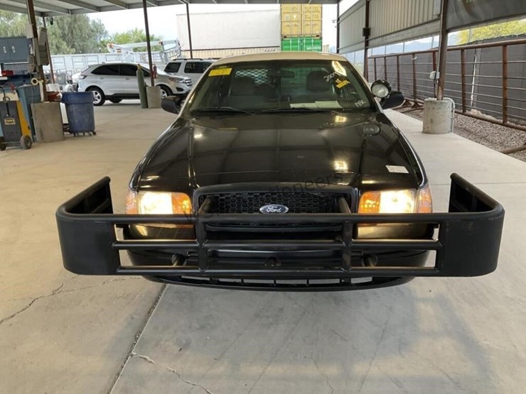 2009-ford-crown-victoria-sdn-image-3