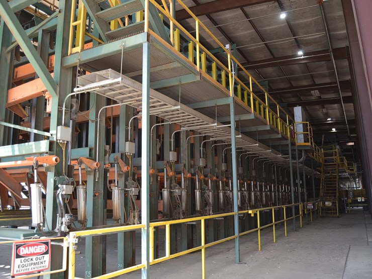 2015-usnr-83-bay-bin-sorter-w/infeed-incline-chain-w/catwalk-and-steps-on-both-sides-of-sorter-image-11