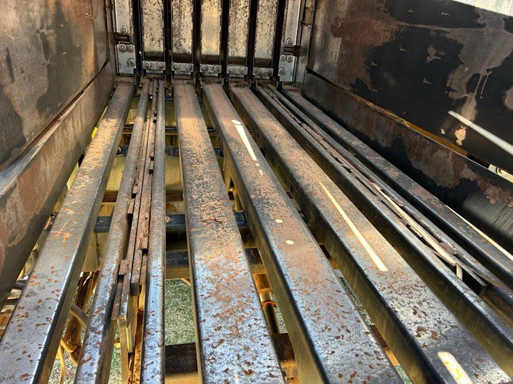 2014-new-holland-big-baler-340-image-15